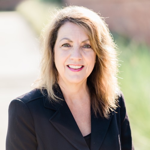 Sandra Downing headshot